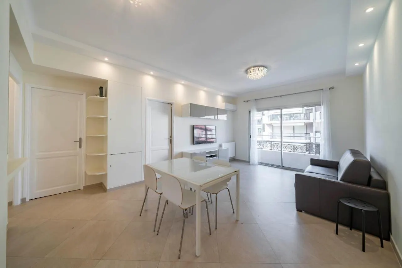شقة Wdf 2 Bedrooms 1Min Walk To Carlton Hotel كان