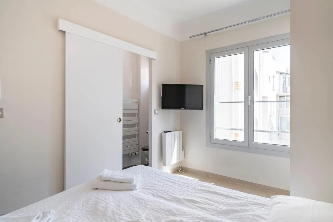 Wdf 2 Bedrooms 1Min Walk To Carlton Hotel كان شقة